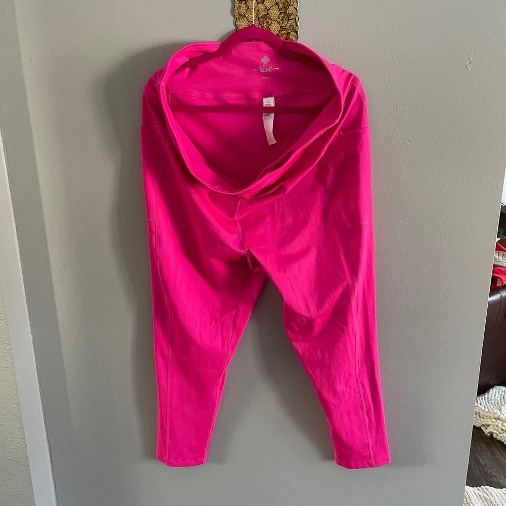 Lularoe Rise Collection Legging with Pockets - Picture 3 of 3